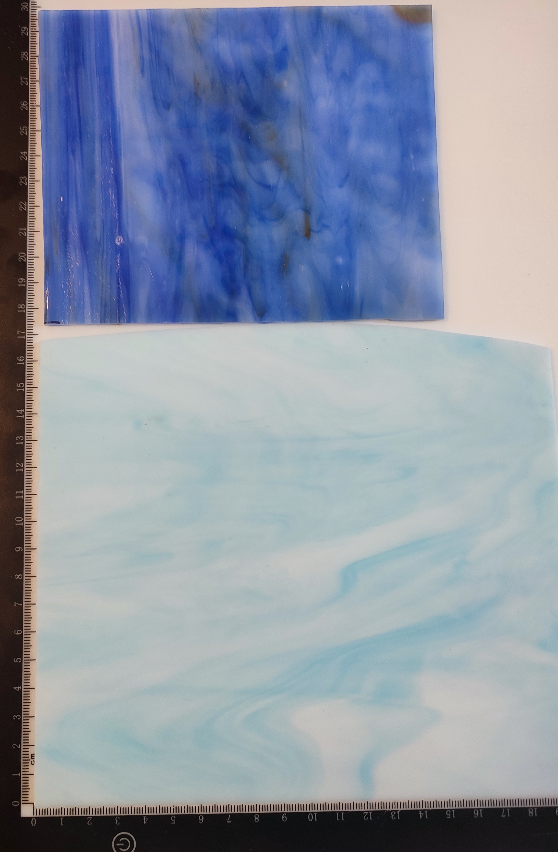 Mixed Blue Glass Scraps 370gr