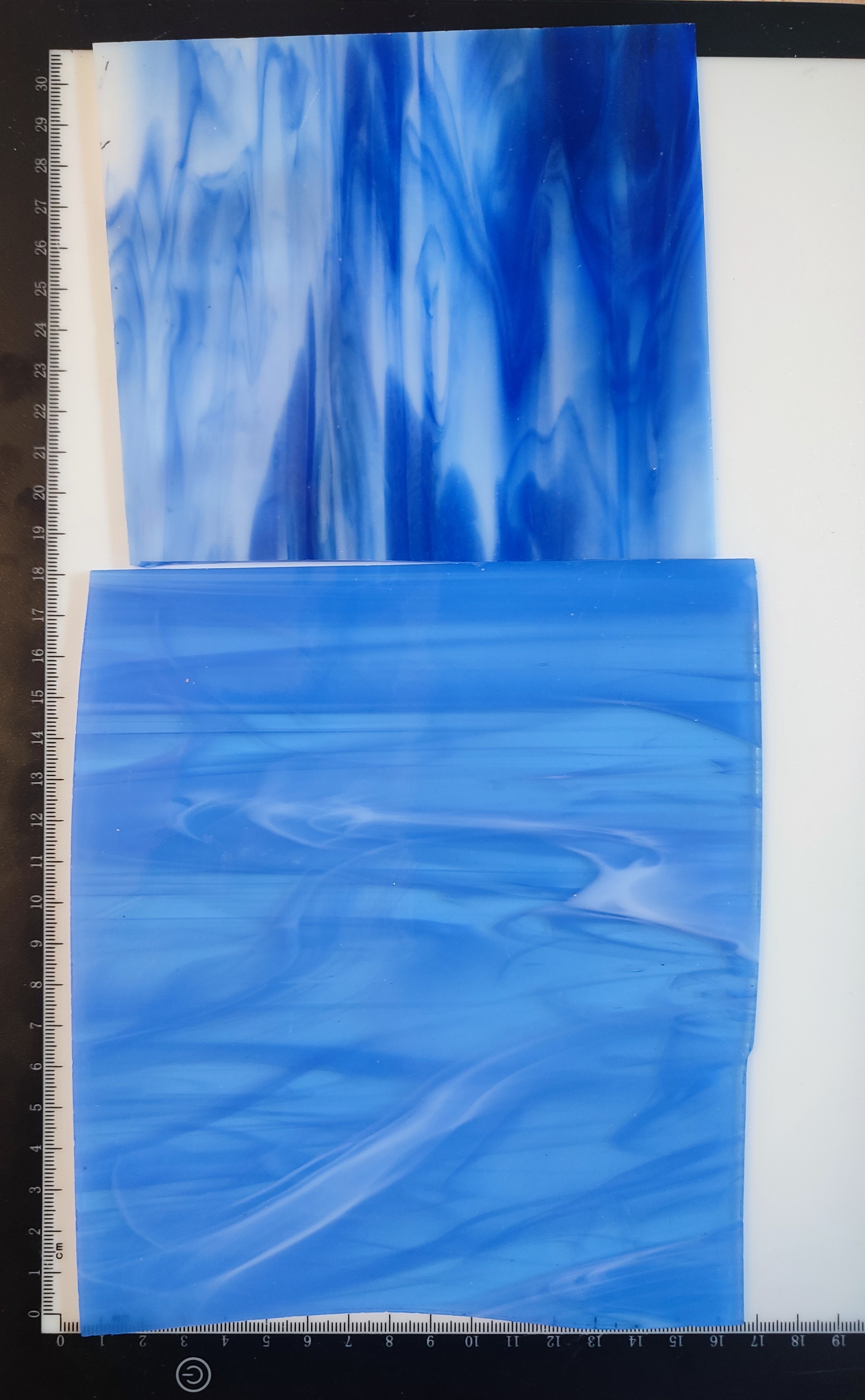 Mixed Blue Glass Scraps 370gr