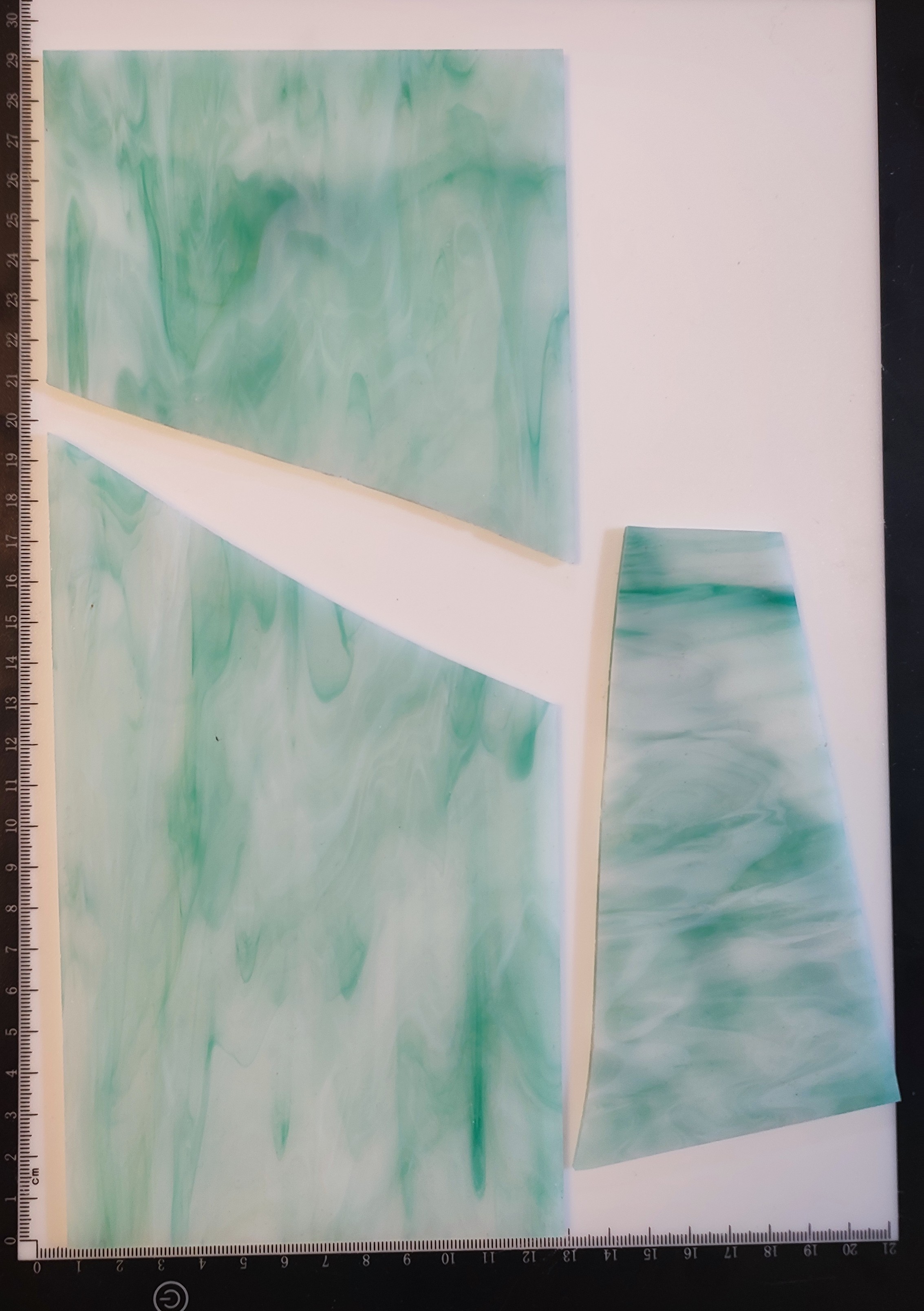  Opalescent White Green Glass Scrap 330gr 