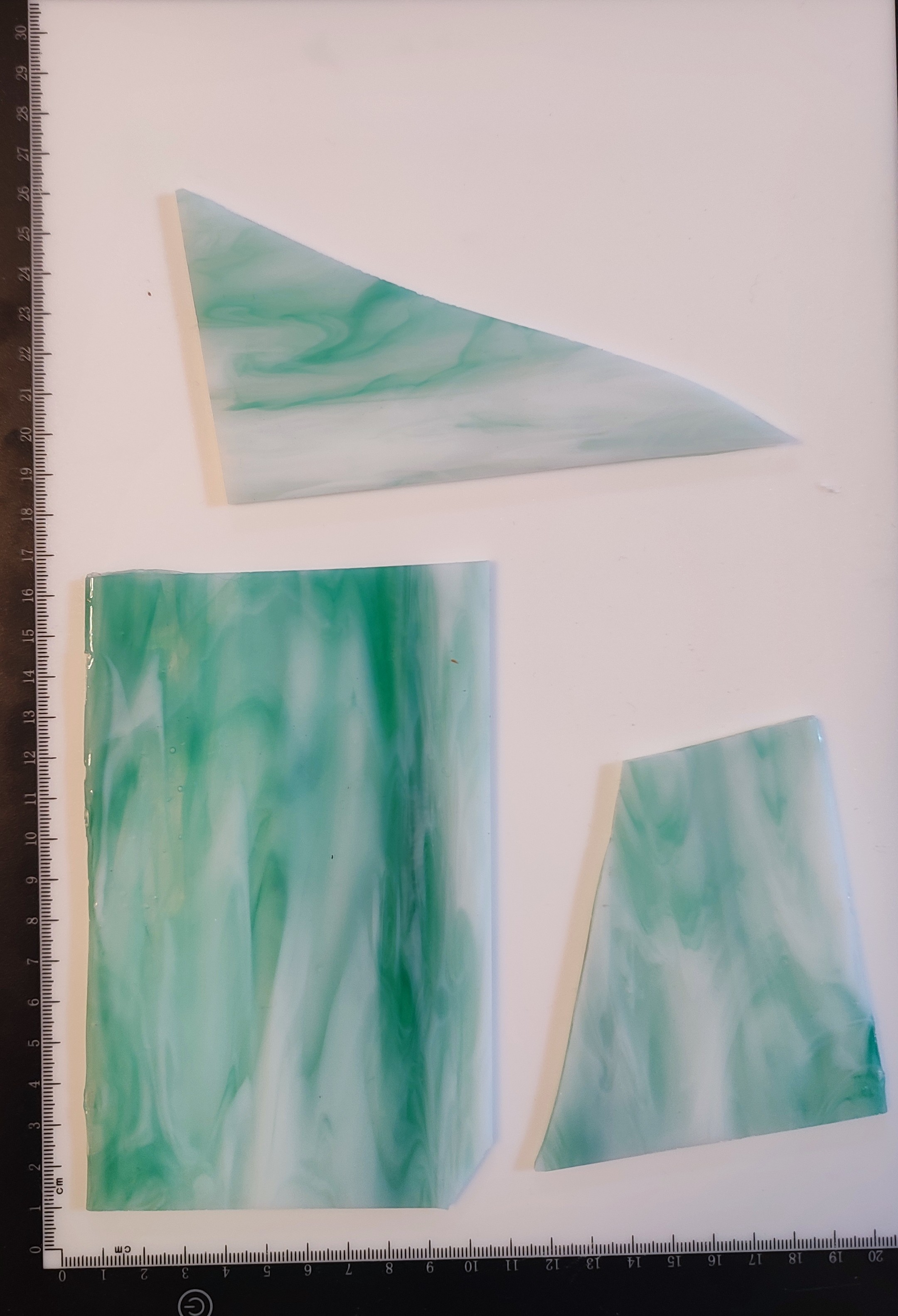  Opalescent White Green Glass Scrap 220gr 